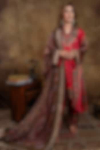 Red Satin Georgette Kalamkari Printed Kurta Set by Dareaab by Sonia k Mahajan at Pernia's Pop Up Shop