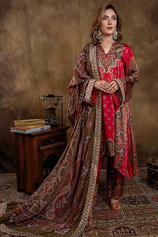 Red Satin Georgette Kalamkari Printed Kurta Set by Dareaab by Sonia k Mahajan