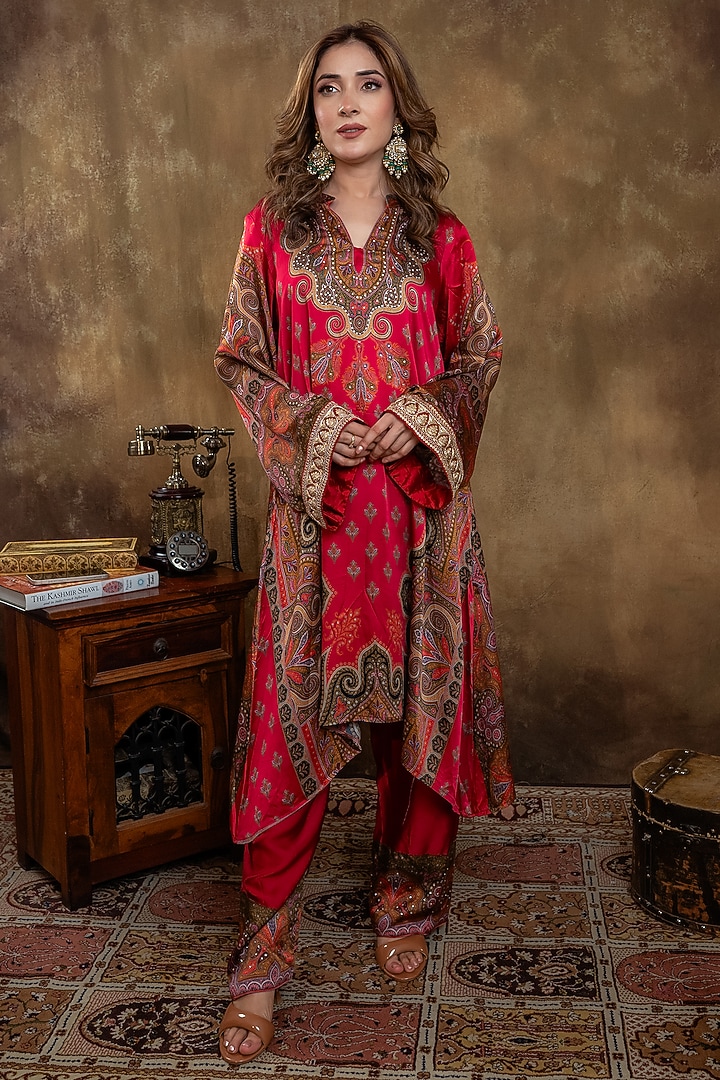 Red Satin Georgette Kalamkari Printed Kurta Set by Dareaab by Sonia k Mahajan at Pernia's Pop Up Shop