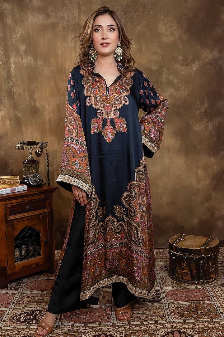 Black Satin Georgette Kalamkari Printed Kurta Set by Dareaab by Sonia k Mahajan at Pernia's Pop Up Shop