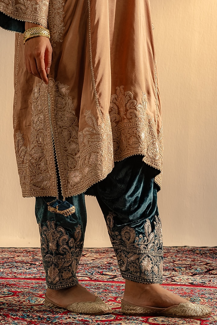 Beige Upada Silk Kashmiri Tilla Embroidered Kurta Set by Dareaab by Sonia k Mahajan at Pernia's Pop Up Shop