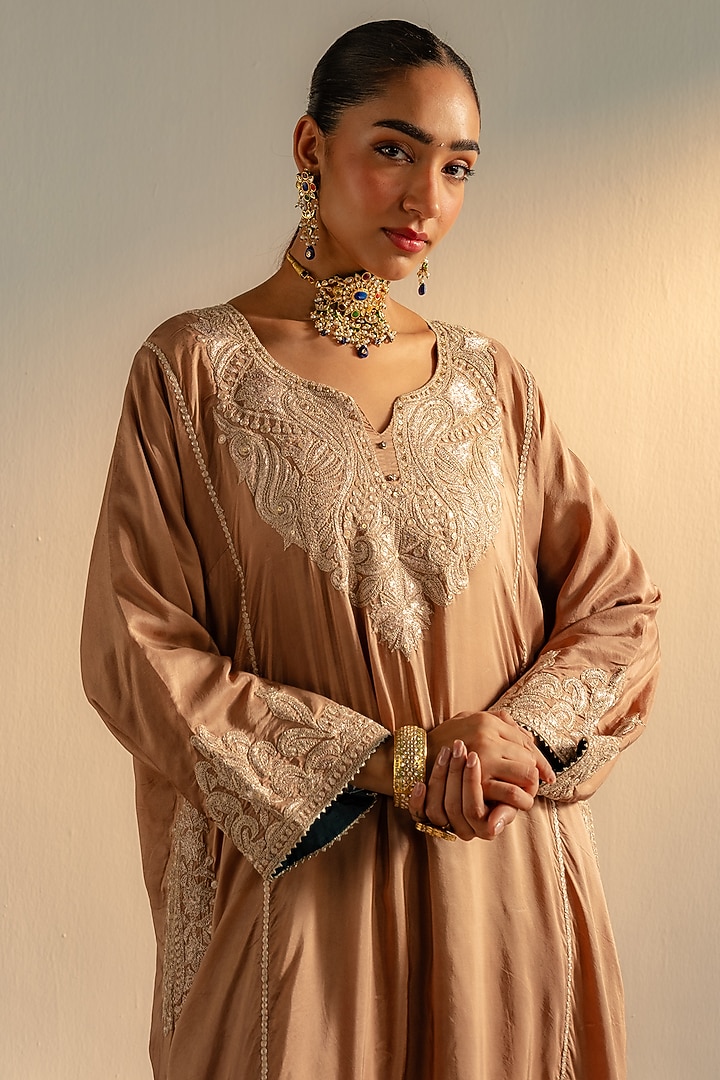 Beige Upada Silk Kashmiri Tilla Embroidered Kurta Set by Dareaab by Sonia k Mahajan at Pernia's Pop Up Shop