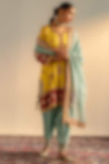 Yellow Upada Silk Embroidered Kurta Sst by Dareaab by Sonia k Mahajan at Pernia's Pop Up Shop