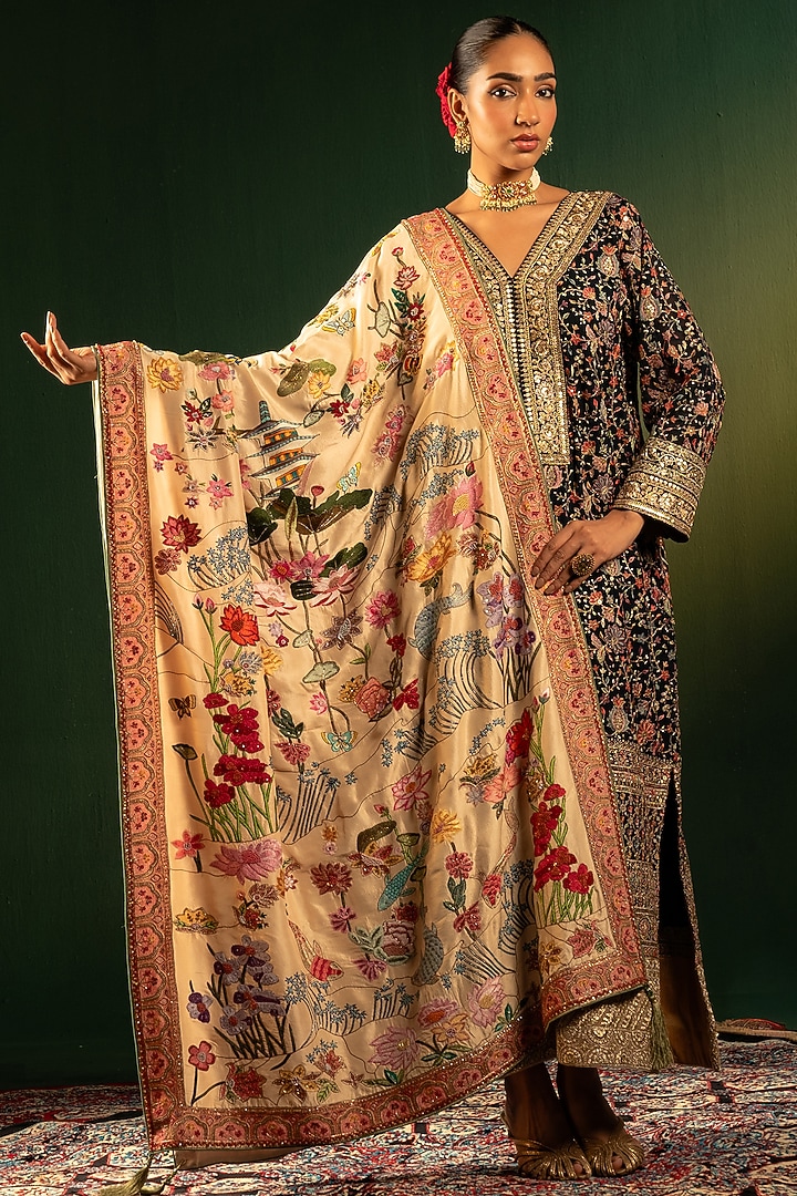 Pearl White Silk Embroidered Shawl by Dareaab by Sonia k Mahajan at Pernia's Pop Up Shop