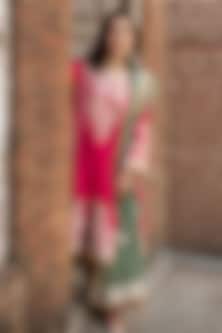 Pink Silk & Organza Kashmiri Aari Work Kurta Set by Dareaab by Sonia k Mahajan