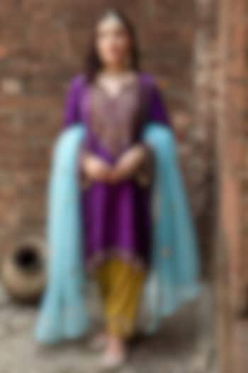 Royal Purple Velvet Zardosi Work Kurta Set by Dareaab by Sonia k Mahajan at Pernia's Pop Up Shop