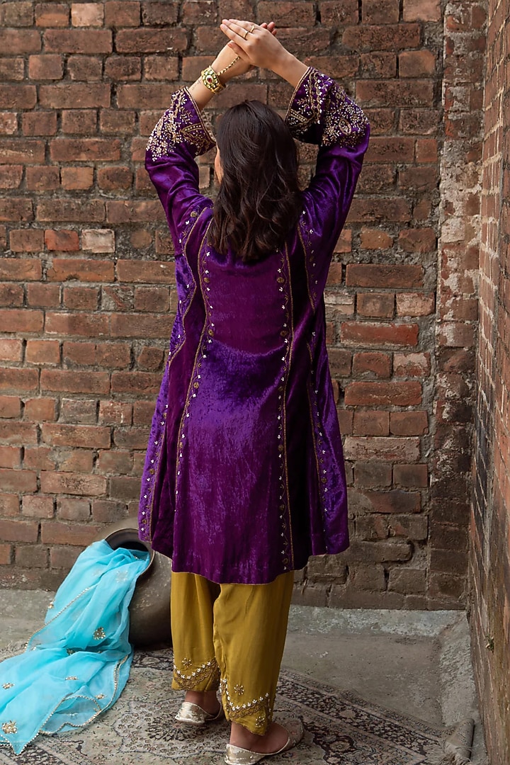 Royal Purple Velvet Zardosi Work Kurta Set by Dareaab by Sonia k Mahajan at Pernia's Pop Up Shop