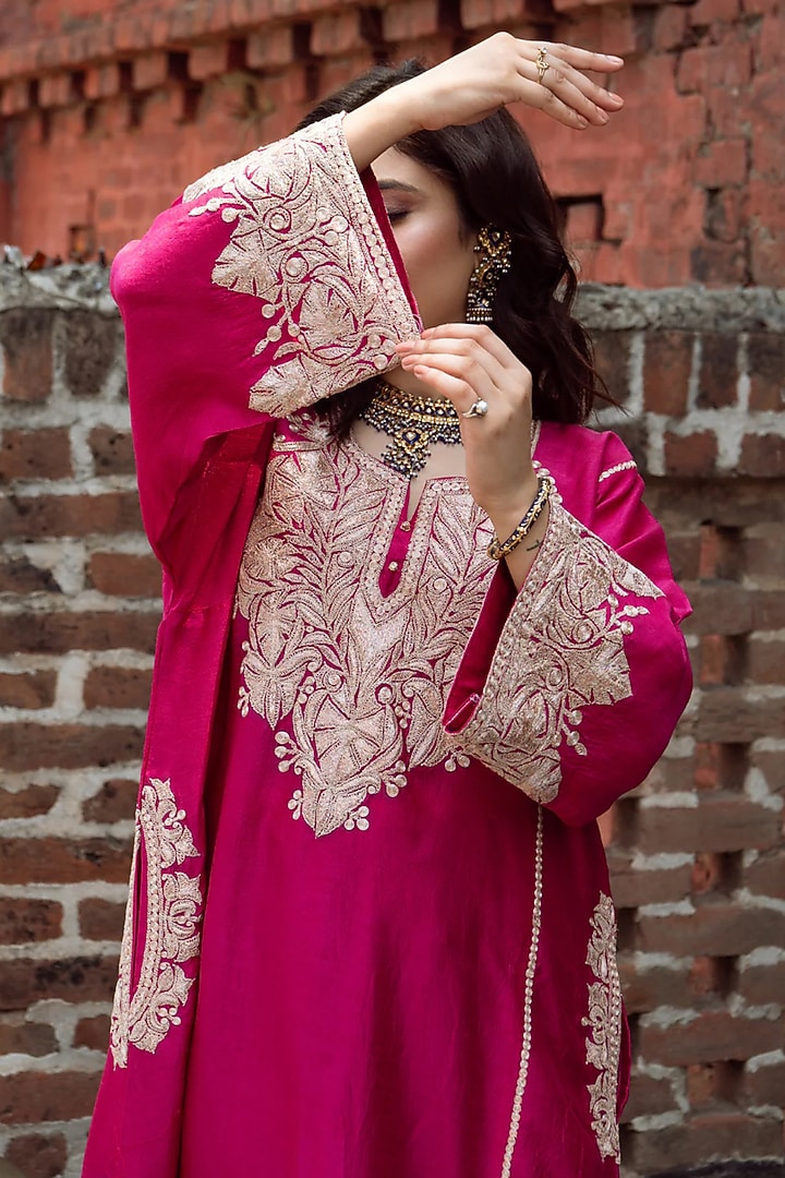 Pink Silk Kashmiri Embroidered Kurta Set by Dareaab by Sonia k Mahajan at Pernia's Pop Up Shop