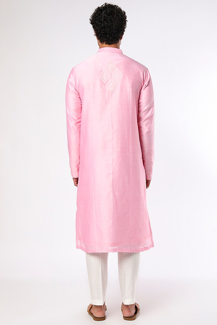 Pink Embroidered Kurta Set by Darshika at Pernia's Pop Up Shop