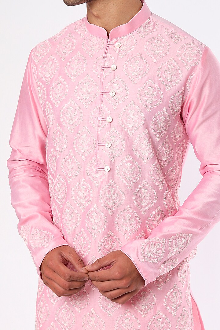 Pink Embroidered Kurta Set by Darshika at Pernia's Pop Up Shop