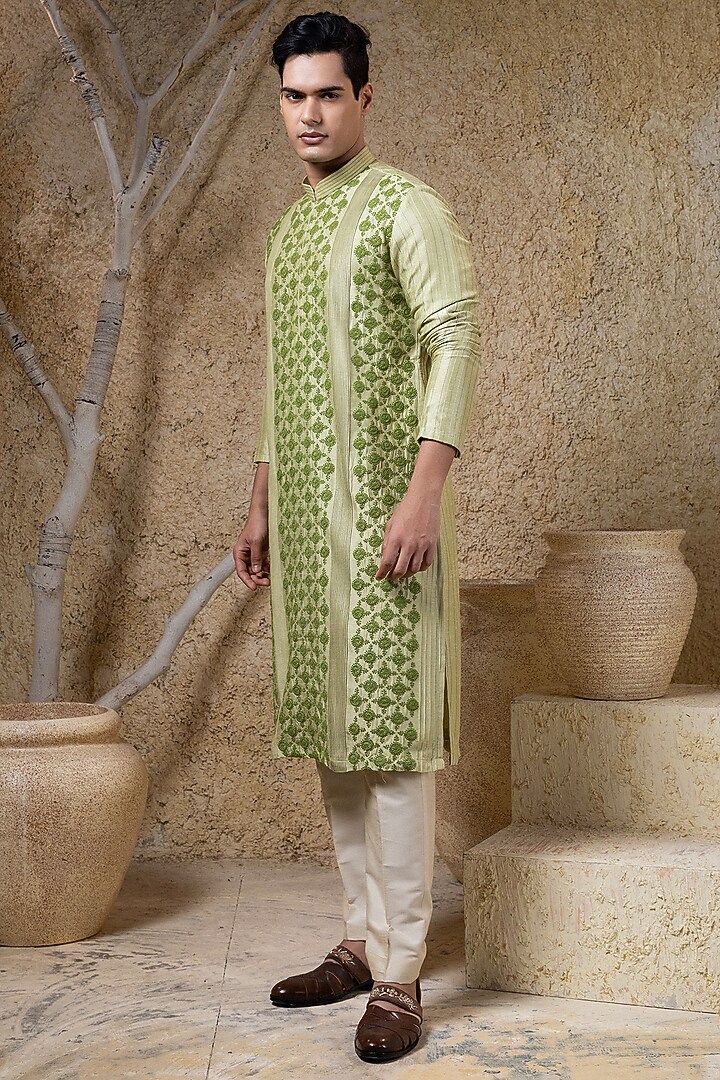 Green Viscose Silk Thread Embroidered Kurta Set by Darshika at Pernia's Pop Up Shop