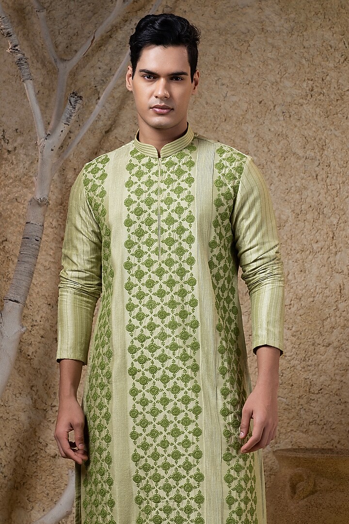 Green Viscose Silk Thread Embroidered Kurta Set by Darshika at Pernia's Pop Up Shop