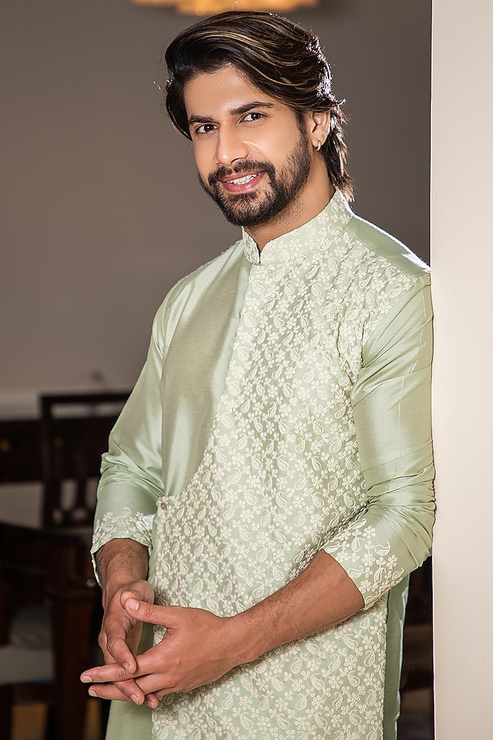Light Green Cotton Silk Floral Jaal Embroidered Kurta Set by Darshika at Pernia's Pop Up Shop