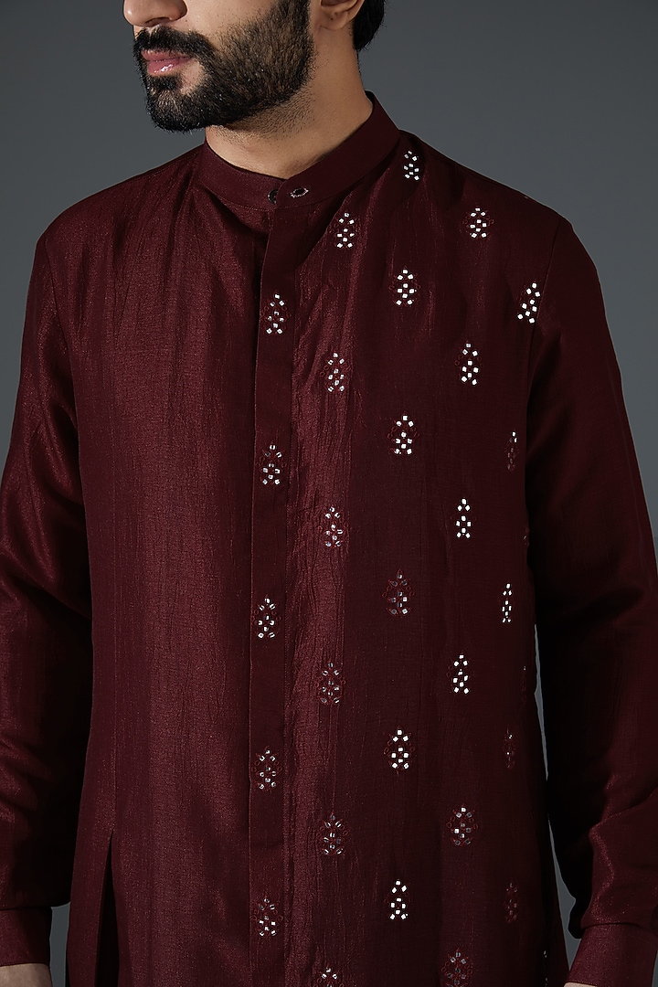 Maroon Silk Blend Embroidered Kurta Set by Darshika at Pernia's Pop Up Shop