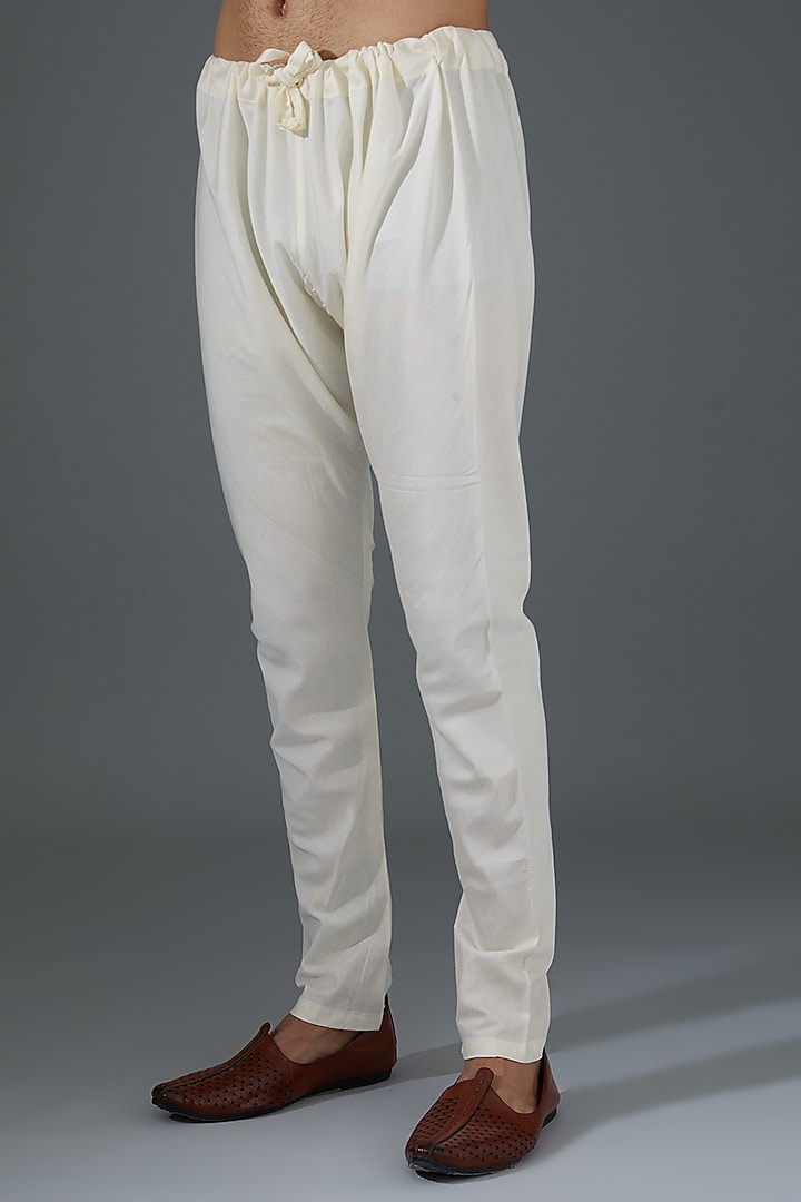 White Cotton Silk Embroidered Kurta Set by Darshika at Pernia's Pop Up Shop