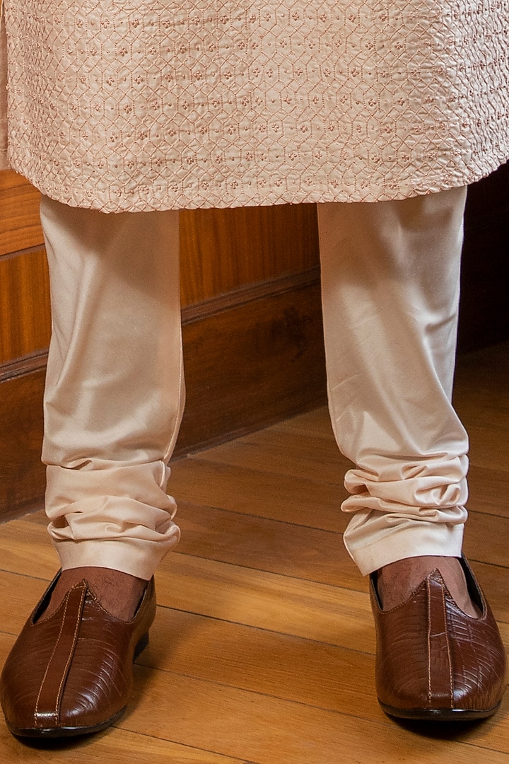 Blush Pink Embroidered Kurta Set by Darshika at Pernia's Pop Up Shop
