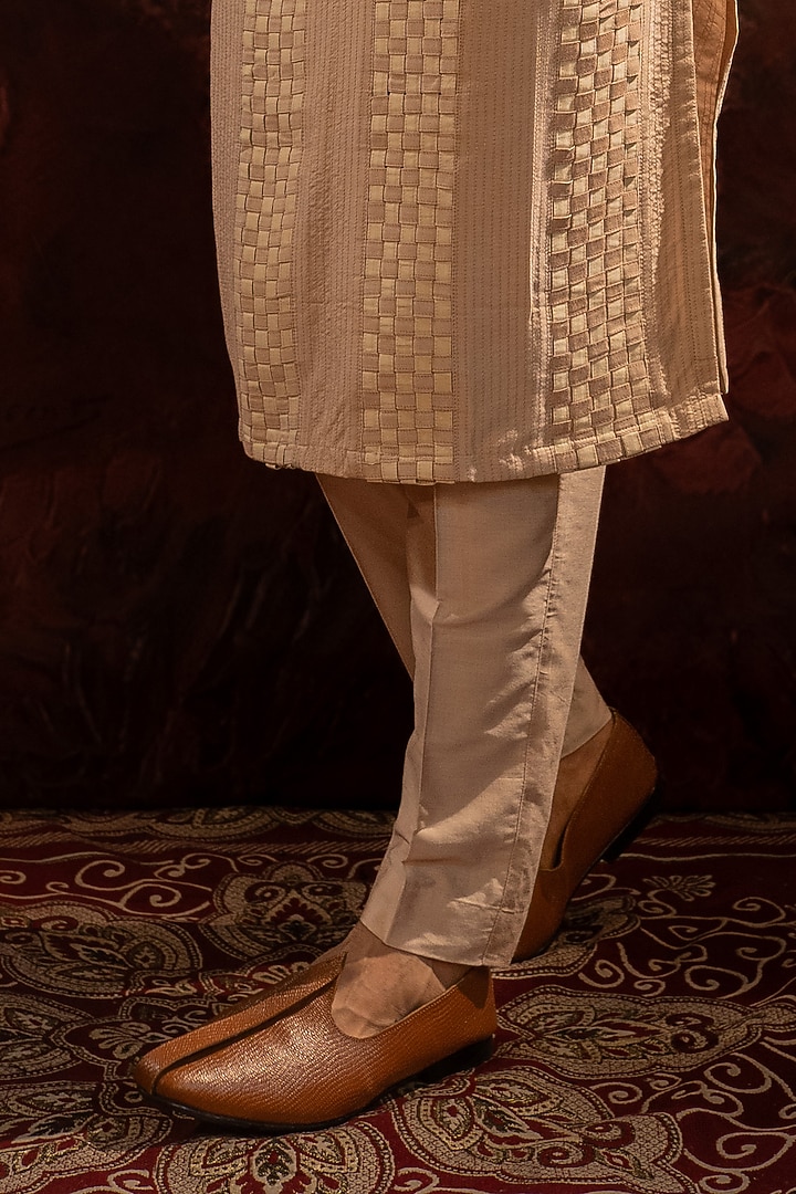 Pearl Cotton Silk Kurta Set by Darshika at Pernia's Pop Up Shop