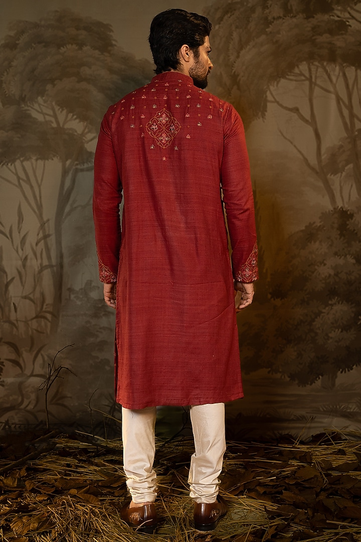 Maroon Silk Hand Embroidered Kurta Set by Darshika at Pernia's Pop Up Shop