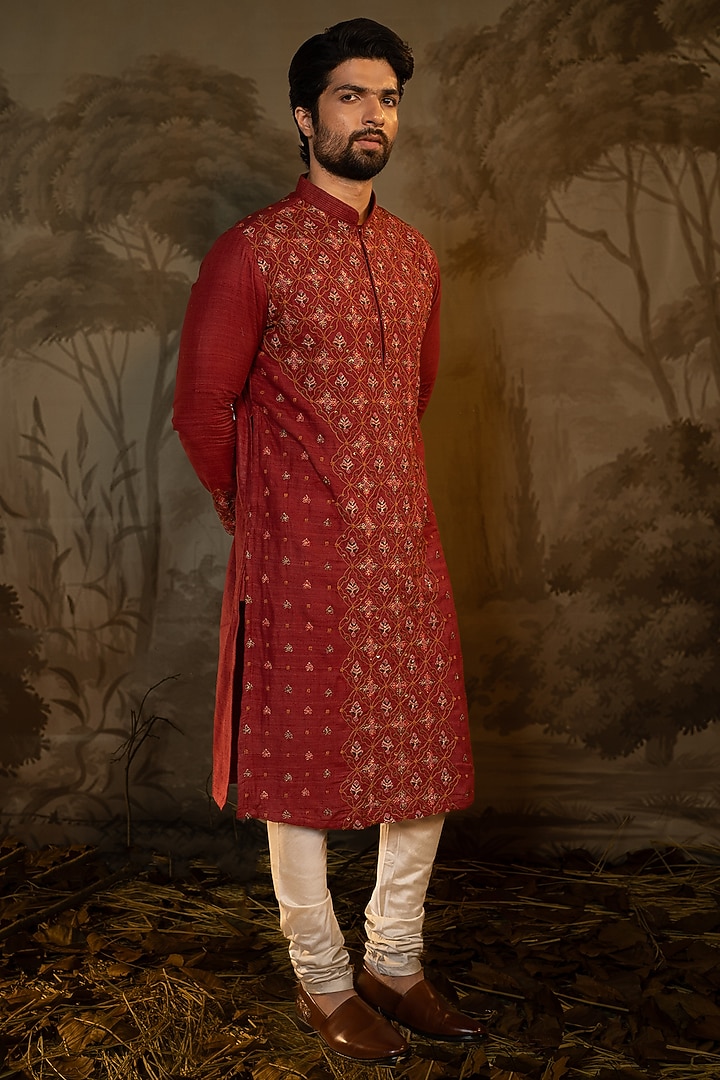 Maroon Silk Hand Embroidered Kurta Set by Darshika at Pernia's Pop Up Shop