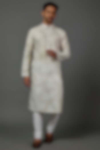 Off-White Printed Kurta Set by Darshika at Pernia's Pop Up Shop