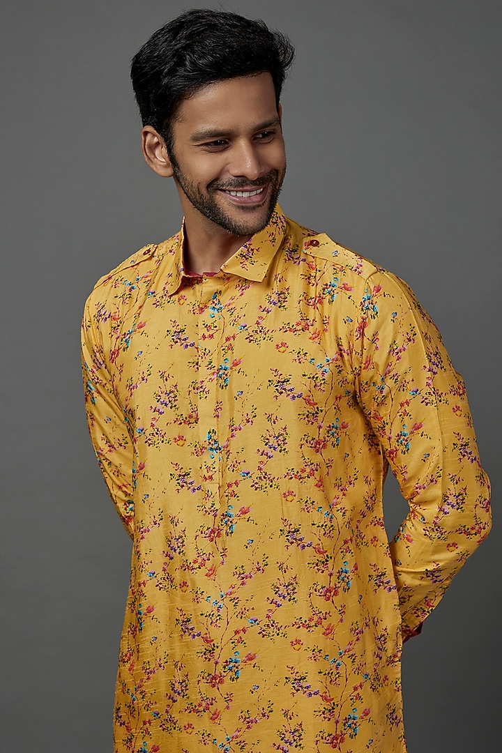 Yellow Organza Tie-Dye Printed Kurta by Darshika at Pernia's Pop Up Shop