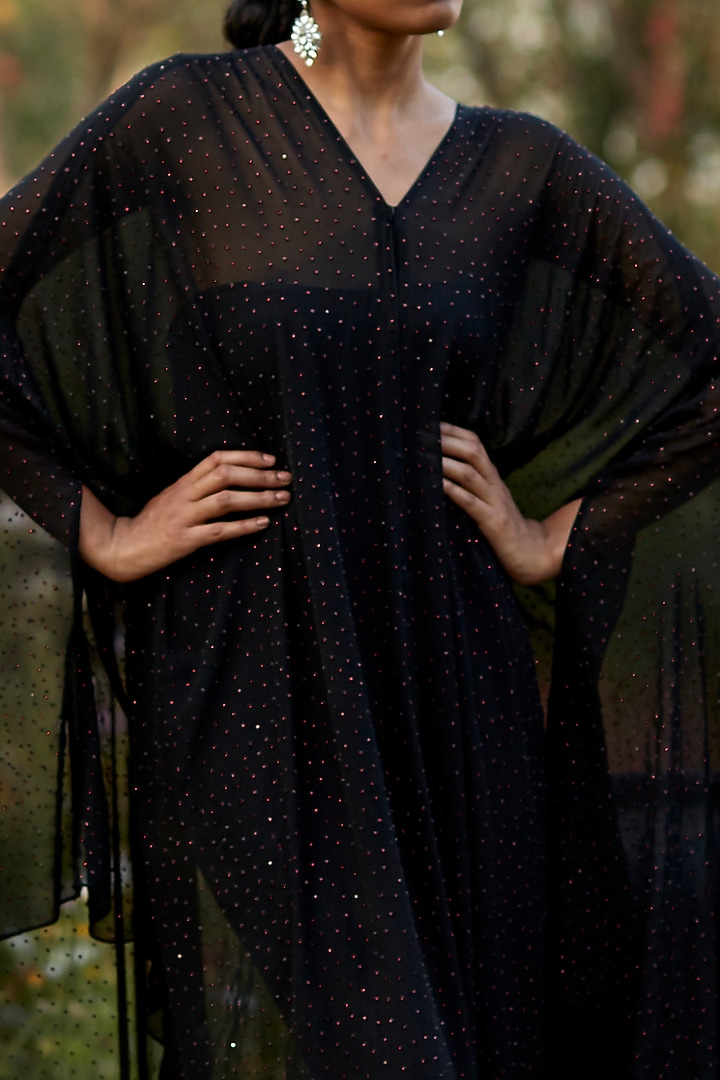 Black Hand Embroidered Cape by DANIA SIDDIQUI at Pernia's Pop Up Shop