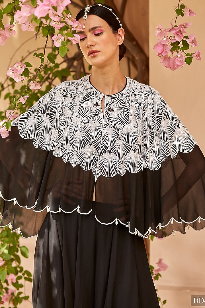Black Hand Embroidered Cape Set by DANIA SIDDIQUI at Pernia's Pop Up Shop