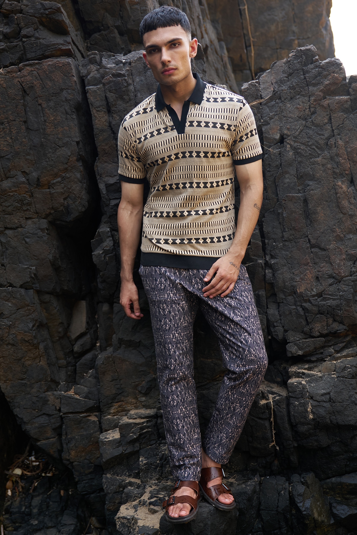 Tシャツ・カットソー DAKS HAYDON Square Baroque Decorated Calfskin Navy Bifold Wa 60/- COTTON LAWN DOT PRINT SQUARE COLLAR SHIRT – THE SHOP