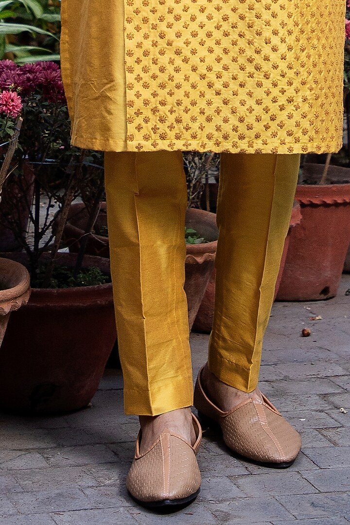 Mustard Embroidered Kurta Set by Darshika at Pernia's Pop Up Shop