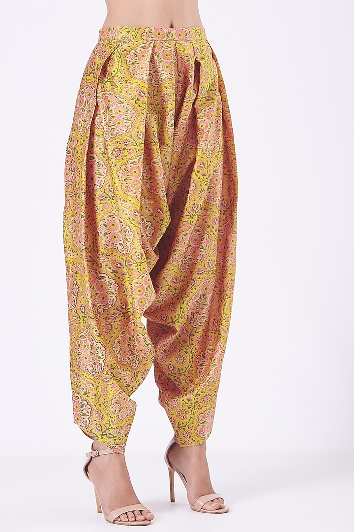 Magenta Habutai Silk Kurta Set by Debyani at Pernia's Pop Up Shop