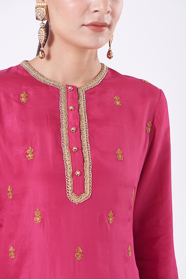 Magenta Habutai Silk Kurta Set by Debyani at Pernia's Pop Up Shop