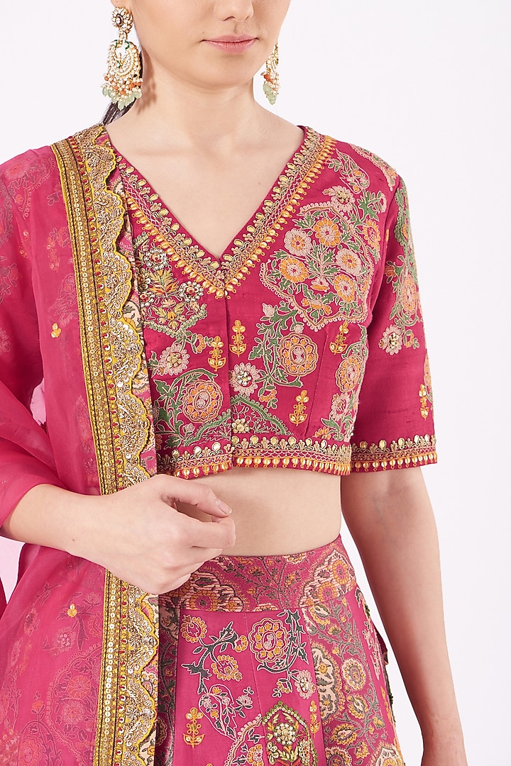 Magenta Silk Chanderi Bridal Lehenga Set by Debyani at Pernia's Pop Up Shop