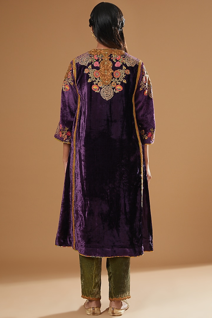 Purple Velvet Embroidered Kurta Set by Debyani at Pernia's Pop Up Shop
