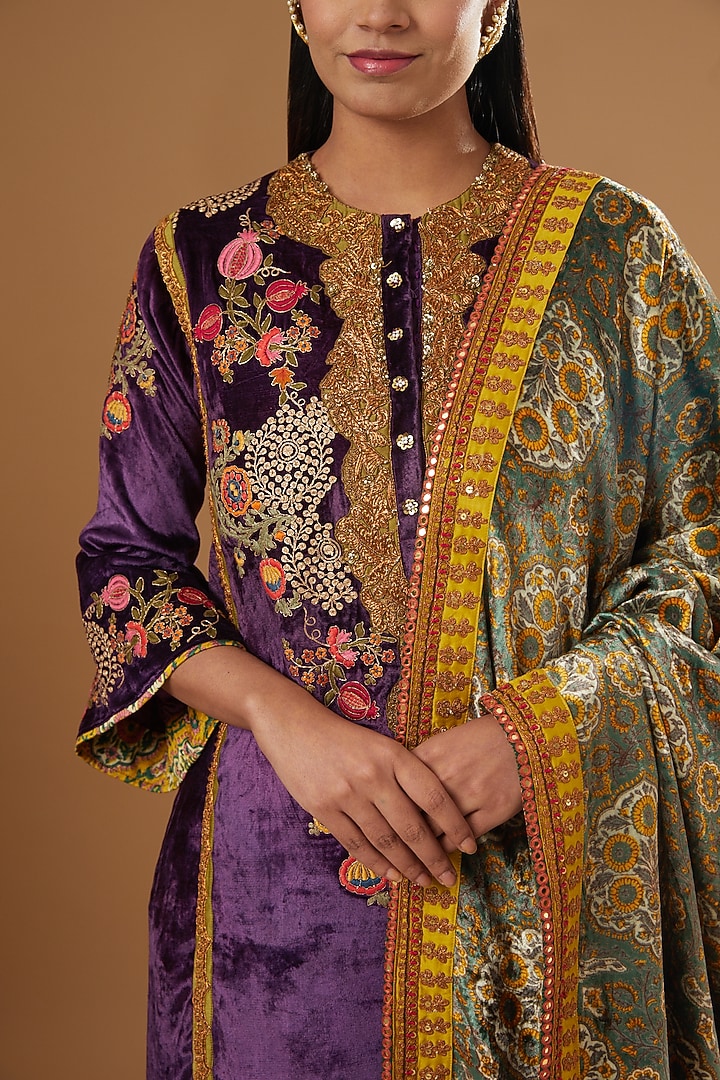 Purple Velvet Embroidered Kurta Set by Debyani at Pernia's Pop Up Shop