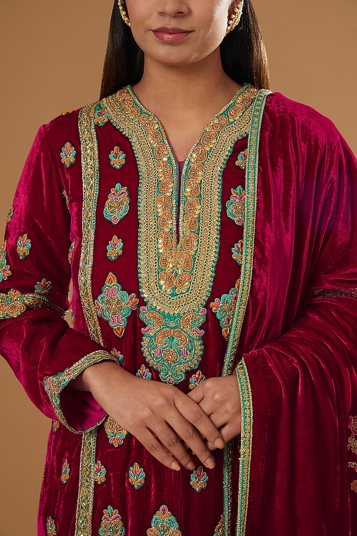 Red Velvet Kurta Set by Debyani at Pernia's Pop Up Shop