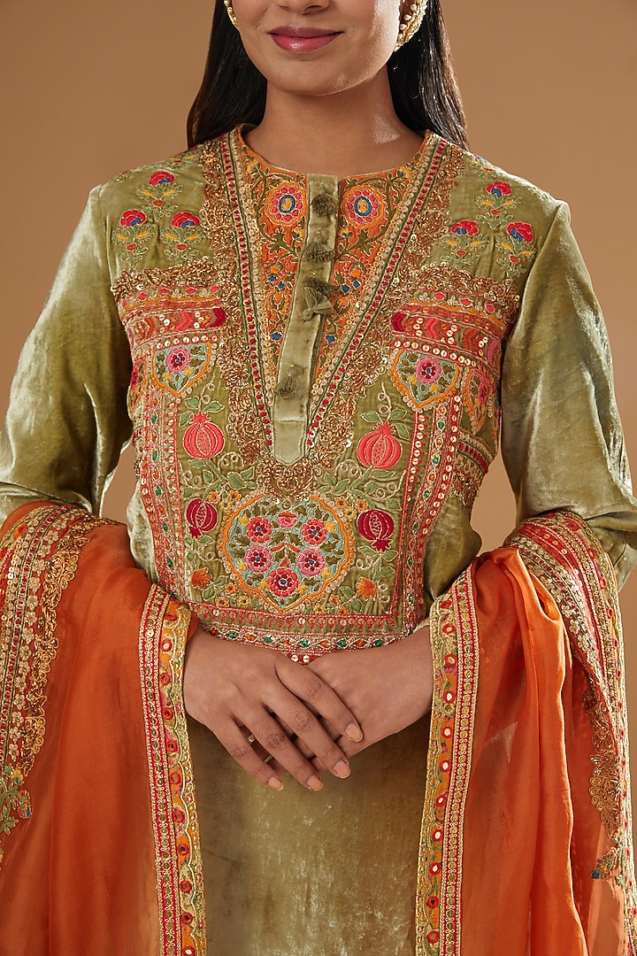 Pista Green Velvet Embroidered Kurta Set by Debyani at Pernia's Pop Up Shop