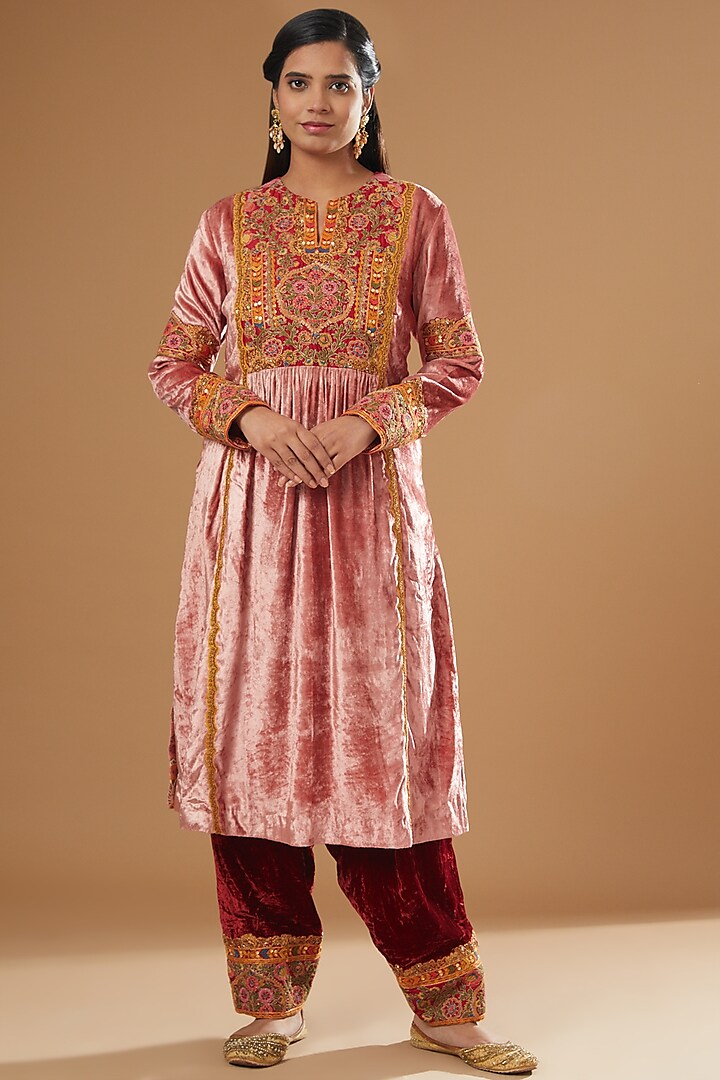 Pink Velvet Embroidered Kurta Set by Debyani