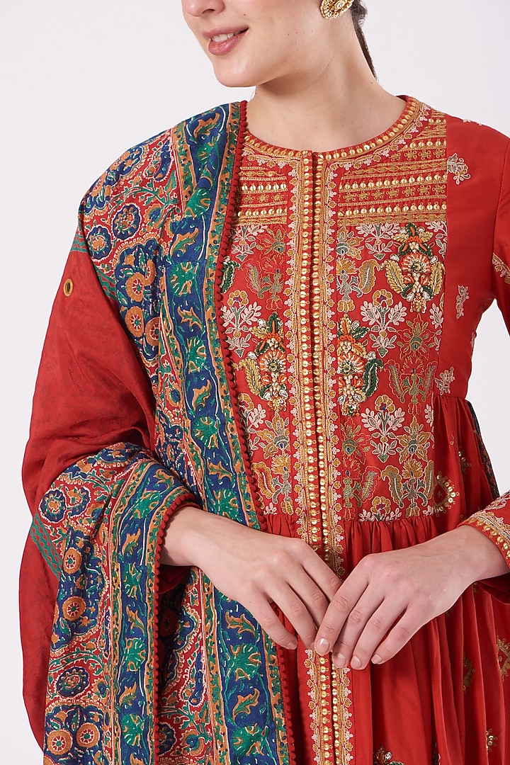 Red Printed Kurta Set by Debyani at Pernia's Pop Up Shop