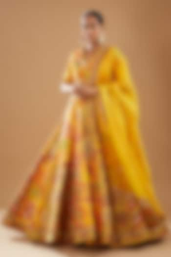 Yellow Chanderi Hand Embroidered Bridal Lehenga Set by Debyani at Pernia's Pop Up Shop