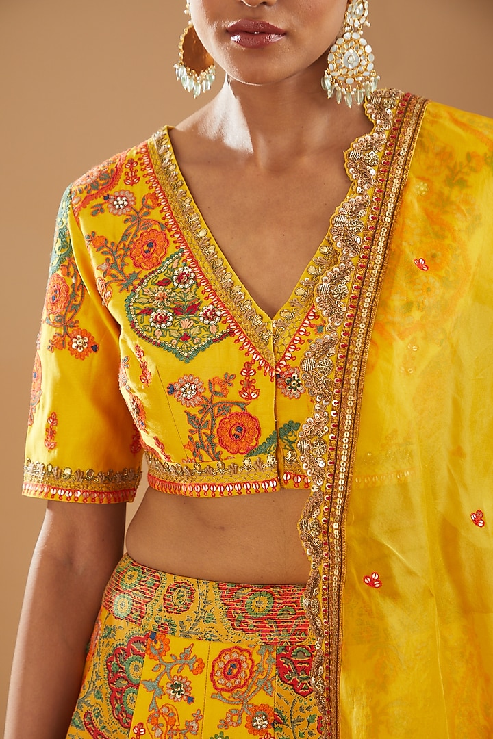 Yellow Chanderi Hand Embroidered Bridal Lehenga Set by Debyani at Pernia's Pop Up Shop