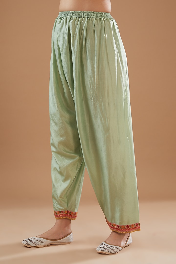 Green Chanderi Kurta Set by Debyani at Pernia's Pop Up Shop