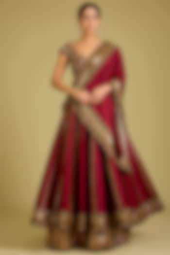 Maroon Chanderi & Silk Bridal Lehenga Set by Debyani at Pernia's Pop Up Shop