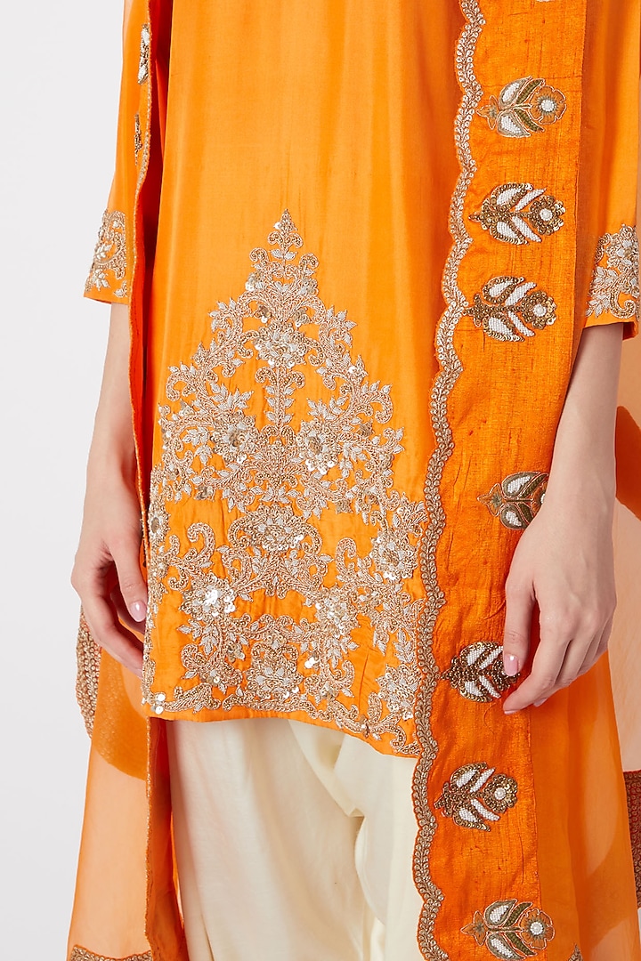 Orange Embroidered Kurta Set by Debyani at Pernia's Pop Up Shop