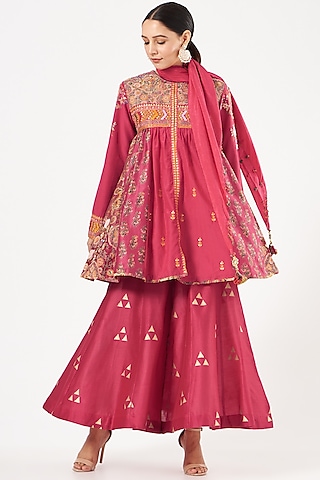 Red Silk Chanderi Kurta Set by Debyani
