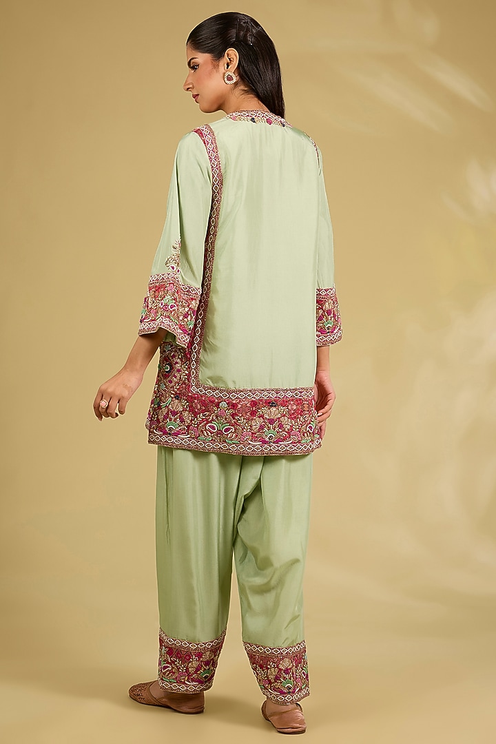 Pista Green Silk Embroidered Kurta Set by Debyani at Pernia's Pop Up Shop