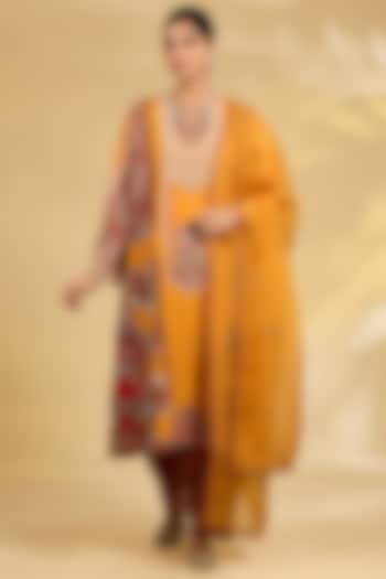 Burnt Orange Silk Hand & Machine Embroidered Kurta Set by Debyani at Pernia's Pop Up Shop