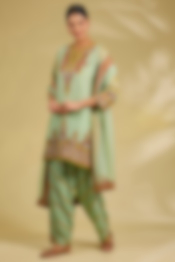 Green Silk Organza Hand Embroidered Kurta Set by Debyani at Pernia's Pop Up Shop