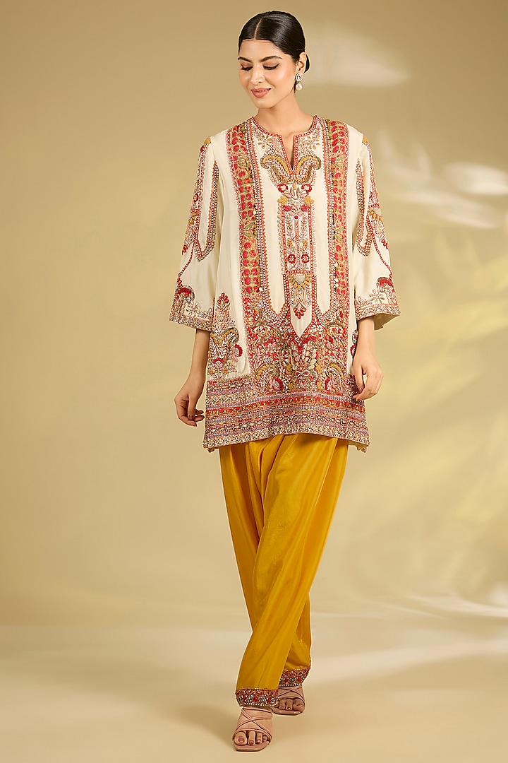Ivory Silk Hand & Machine Embroidered Kurta Set by Debyani at Pernia's Pop Up Shop