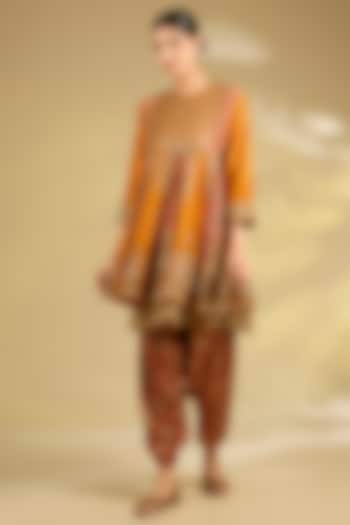 Burnt Orange Silk Printed & Embroidered Kurta Set by Debyani at Pernia's Pop Up Shop