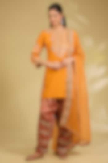 Orange Silk Embroidered Kurta Set by Debyani at Pernia's Pop Up Shop